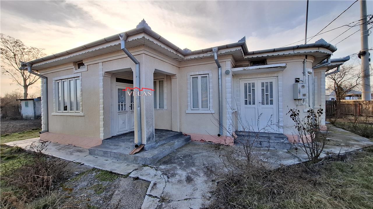 Casa com.Maicanesti, cu 3118 mp teren intravilan