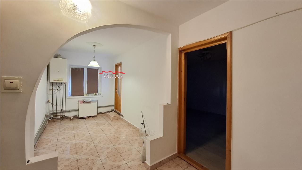 Apartament 2 camere , et 2, Ct, liber, Gara -Lic. Economic