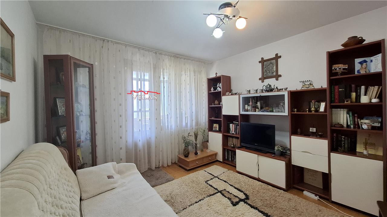 Apartament 3 camere, I-uri Sud, mobilat