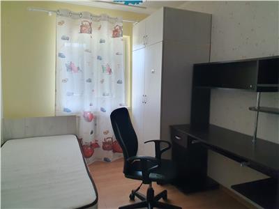 Inchiriez apartament 3 camere, et 3, mobilat, zona Doi Stejari