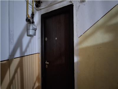 Apartament 2 camere, et 3, CT, mobilat si utilat, Zona Sud