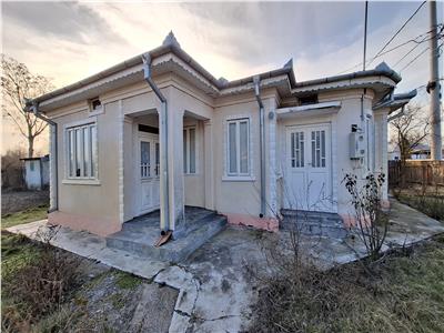 Casa com.Maicanesti, cu 3118 mp teren intravilan