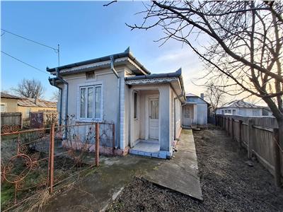 Casa com.Maicanesti, cu 3118 mp teren intravilan