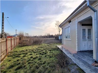 Casa com.Maicanesti, cu 3118 mp teren intravilan