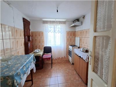 Casa com.Maicanesti, cu 3118 mp teren intravilan