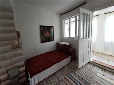 Casa com.Maicanesti, cu 3118 mp teren intravilan