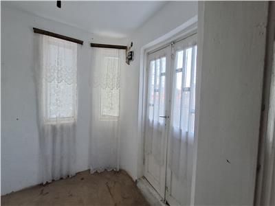 Casa com.Maicanesti, cu 3118 mp teren intravilan