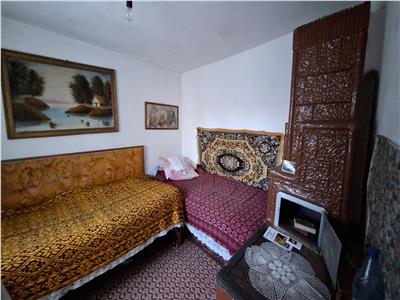 Casa com.Maicanesti, cu 3118 mp teren intravilan