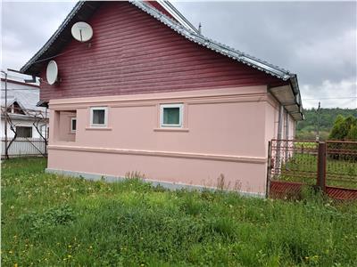 Casa cu 2360 mp teren, Racoasa