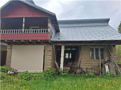 Casa cu 2360 mp teren, Racoasa