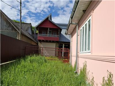 Casa cu 2360 mp teren, Racoasa