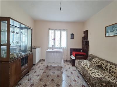 Casa cu 2360 mp teren, Racoasa