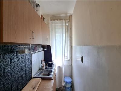 Apartament 2 camere, et 2, decomandat, Sud-Mausoleu