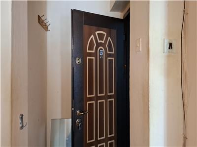 Apartament 2 camere, et 2, decomandat, Sud-Mausoleu