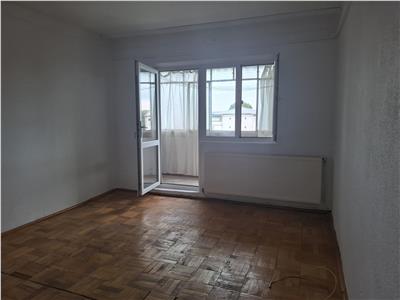 Apartament 2 camere, hol patrat, et 3, str Mare a Unirii