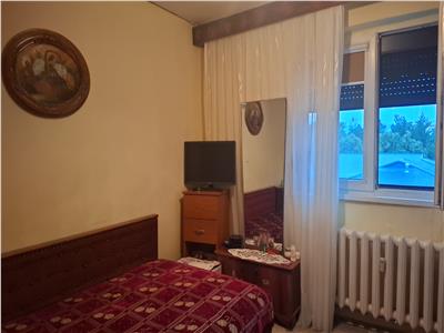 Apartament 3 camere, et.3, Piata Sud