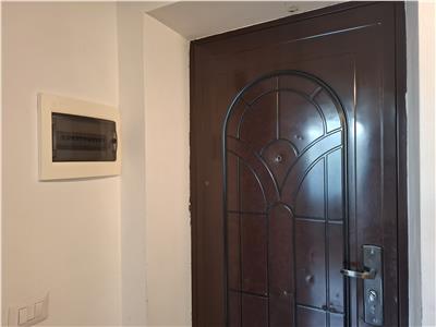 Apartament 2 camere et 2, decomandat, CT, Sud