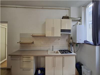 Inchiriez apartament 2 camere, parter, mobilat si utilat, Piata Moldovei