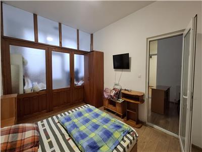 Inchiriez apartament 2 camere, parter, mobilat si utilat, Piata Moldovei